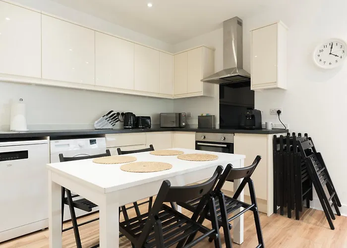 Stylish Modern Apartment By Aldgate East Station 5