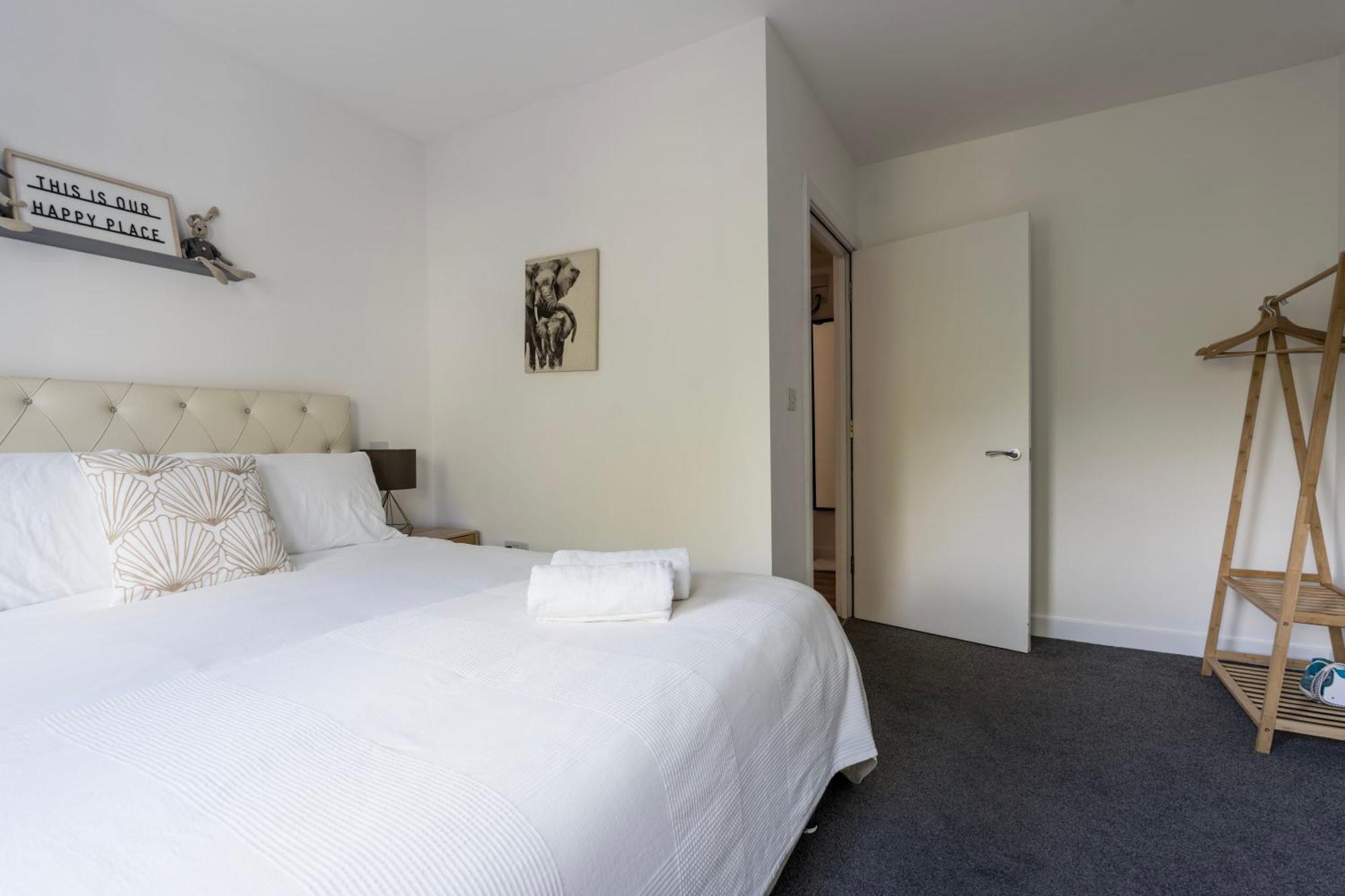 Stylish Modern By Aldgate East Station 5 Londra